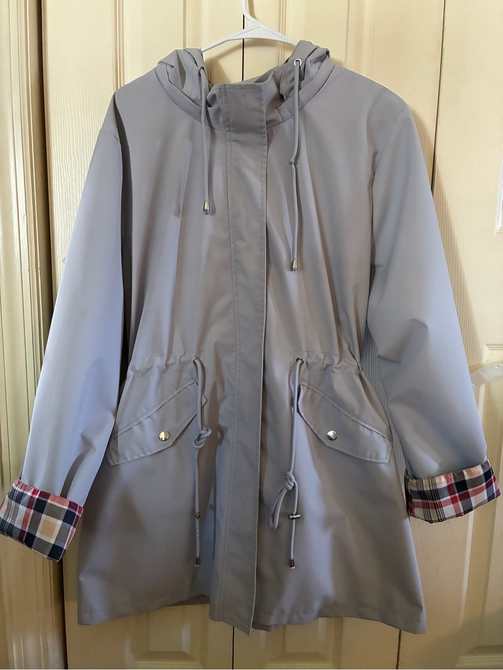 Light Gray Hooded Anorak Jacket with Plaid Lining